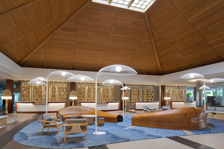 Entrance & Lobby