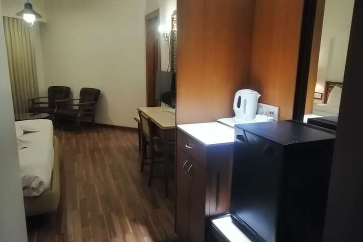 Room 80 of 181