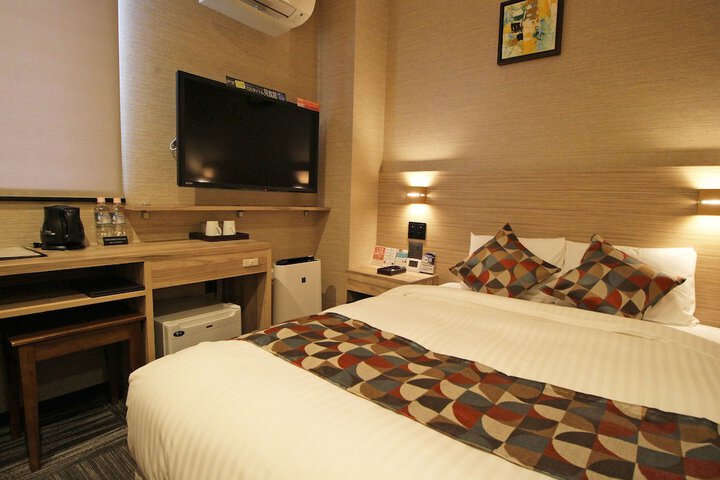Room 22 of 106