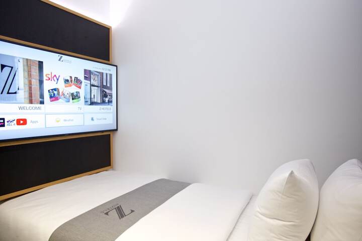 Room 12 of 38