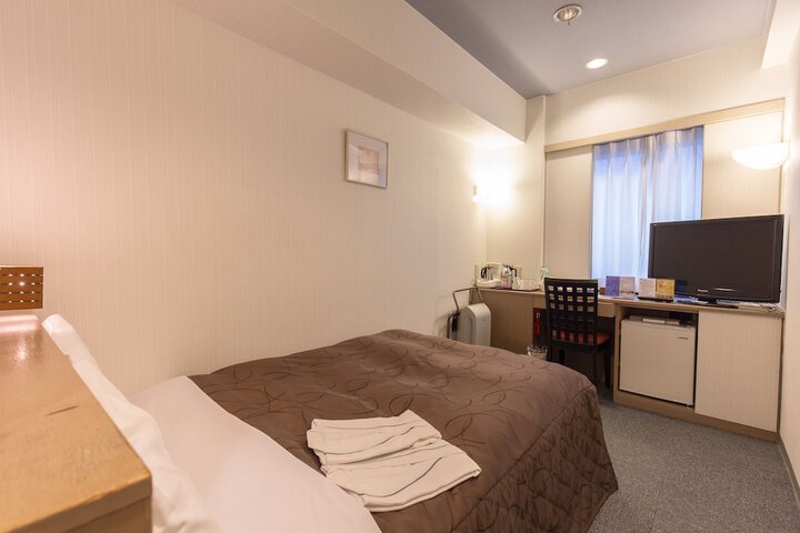 Room 7 of 34