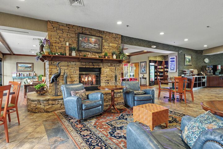 Entrance & Lobby