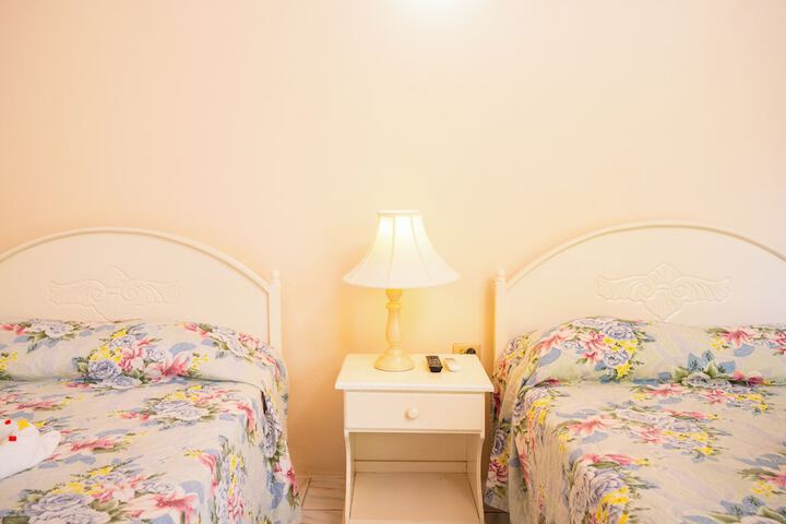 Room 6 of 61