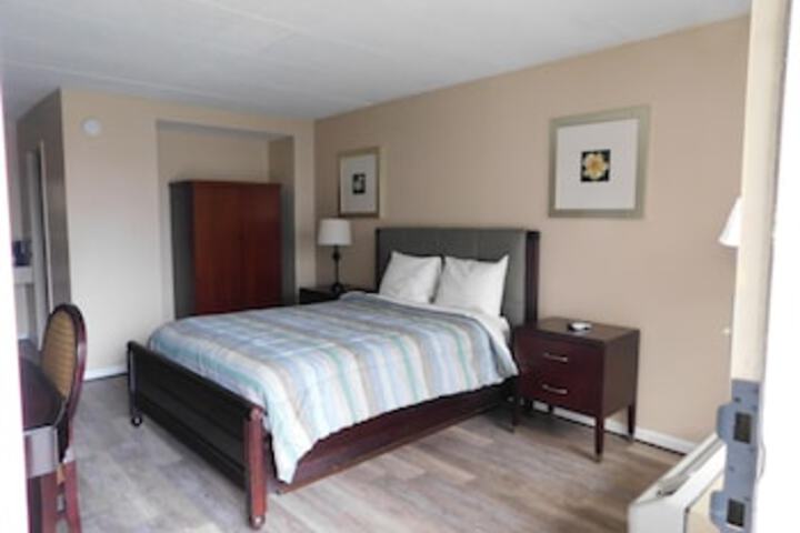 Room 25 of 120