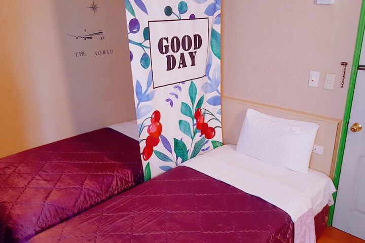 Room 17 of 38