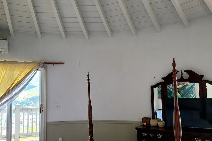 Room 4 of 111