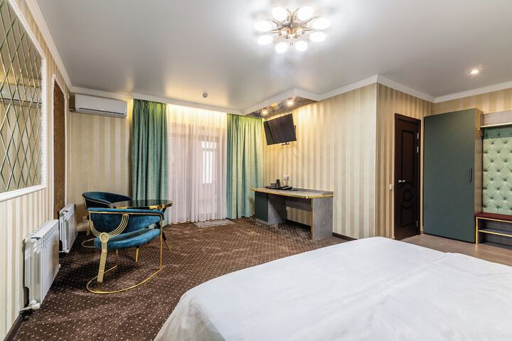 Room 17 of 84