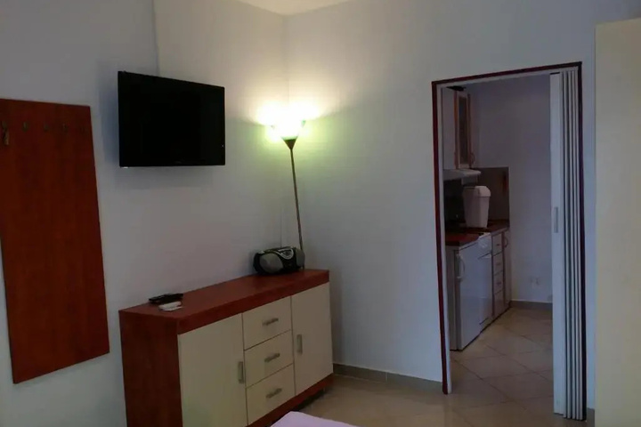 Room 3 of 23