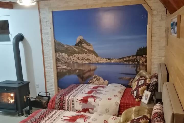 Room 3 of 40