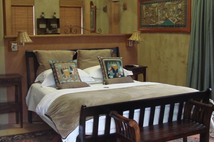 Room 2 of 27