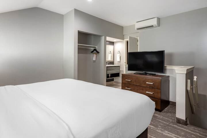 Room 6 of 21