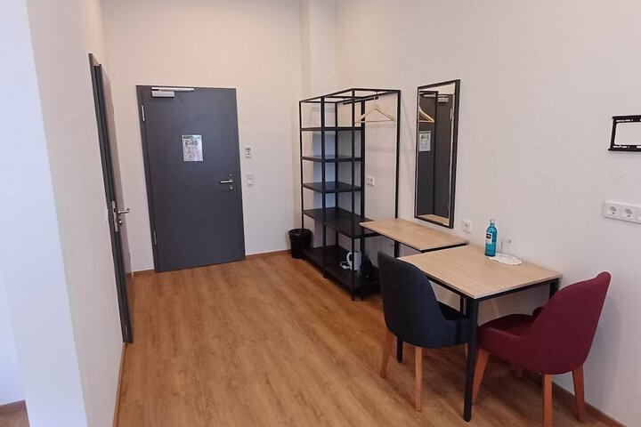 Room 45 of 87