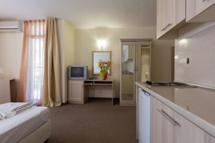Room 12 of 19
