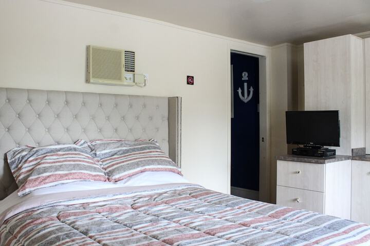 Room 7 of 48