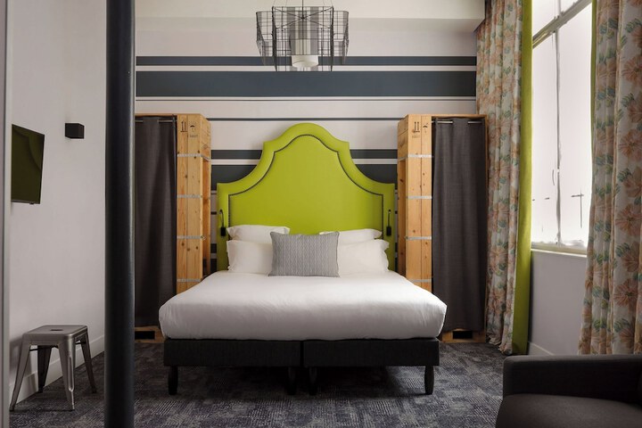 Room 12 of 78