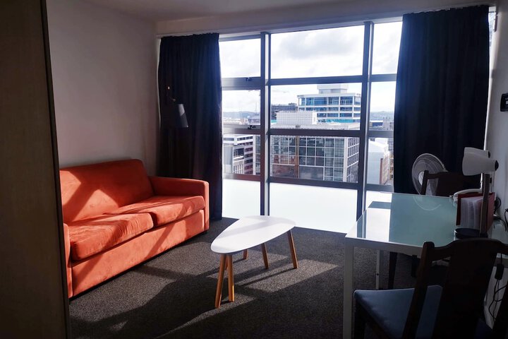 Room 21 of 36
