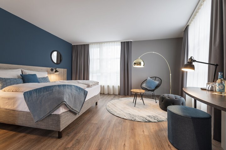 Room 8 of 39
