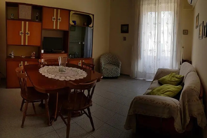 Room 2 of 9
