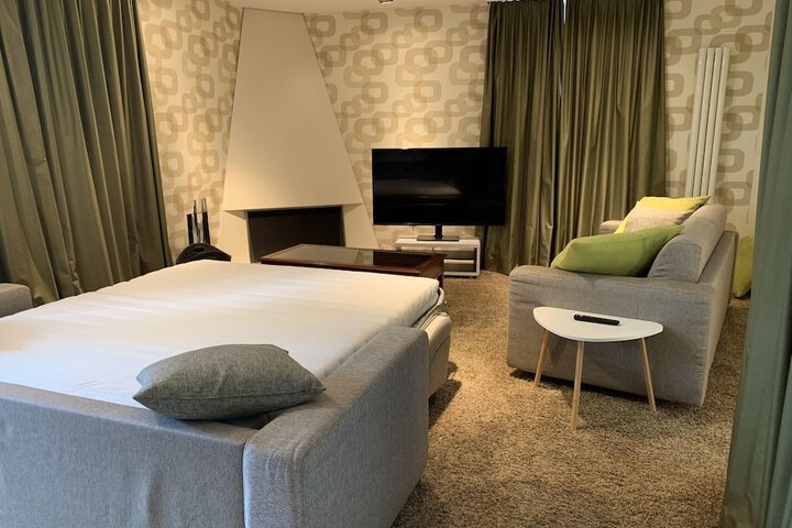 Room 72 of 147
