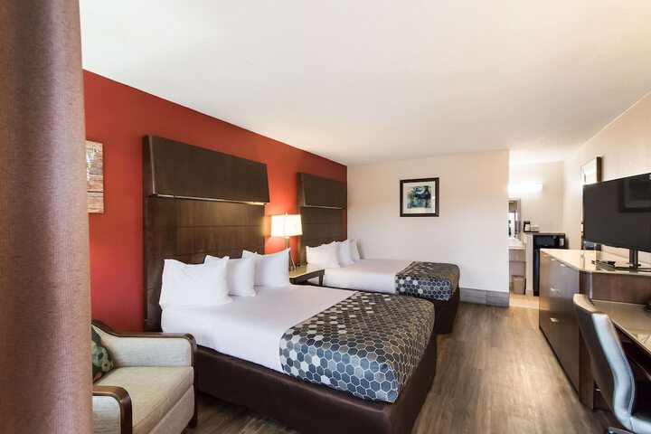 2 Double Beds (9 of 11)