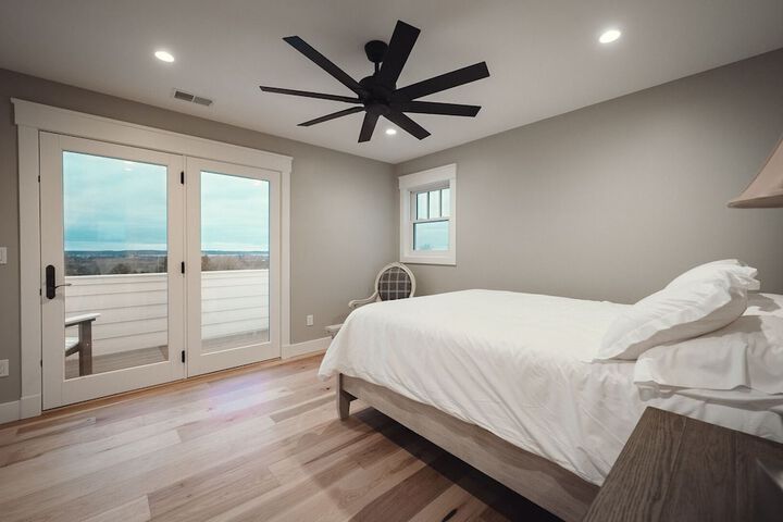 Room 35 of 188