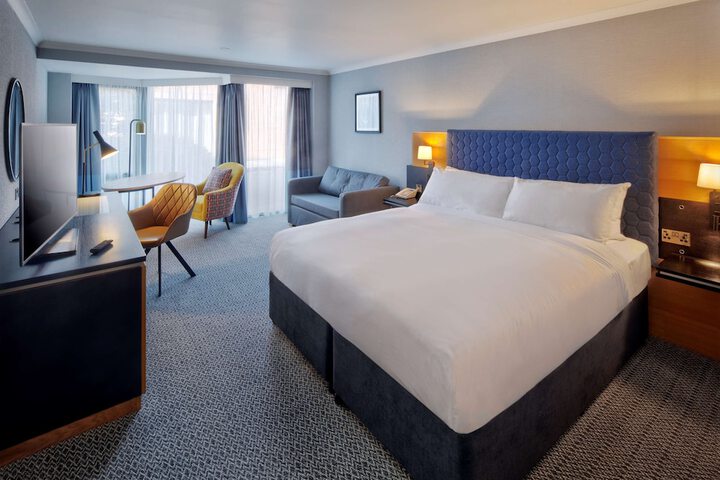 Room 21 of 118