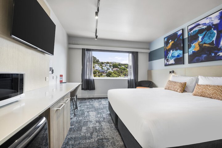 Room 19 of 74