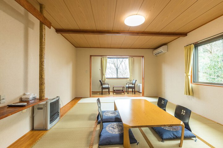 Room 9 of 48