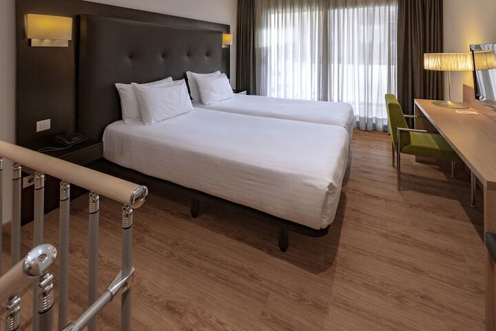 Room 7 of 40