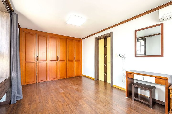 Room 26 of 50