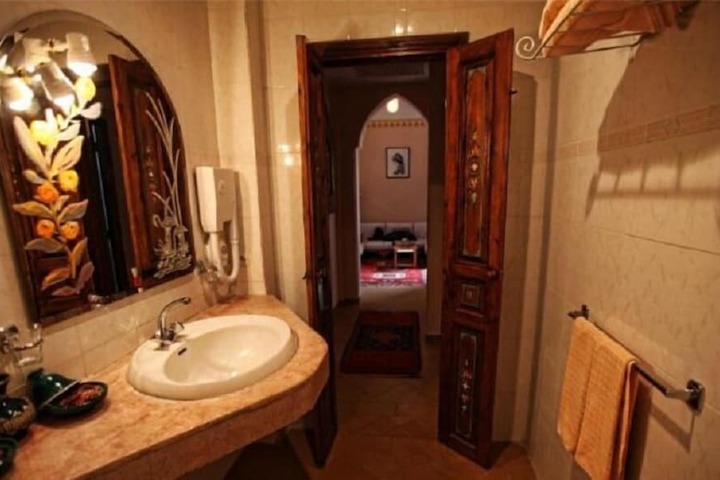 Room 9 of 22