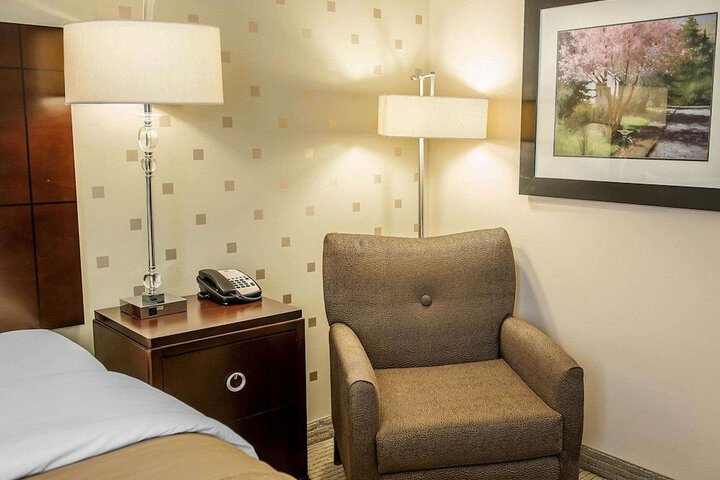 Queen Bed Accessible (2 of 13)