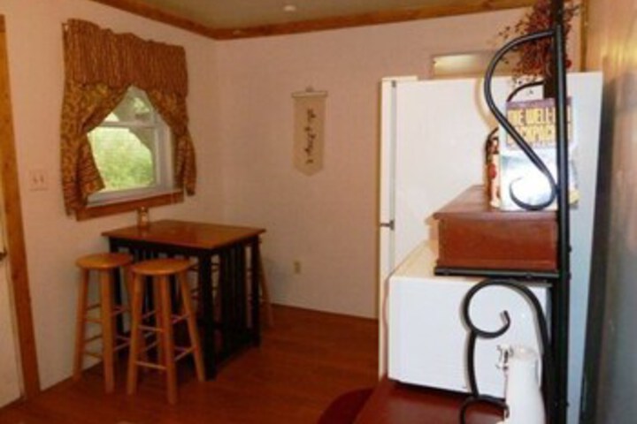 Room 33 of 65