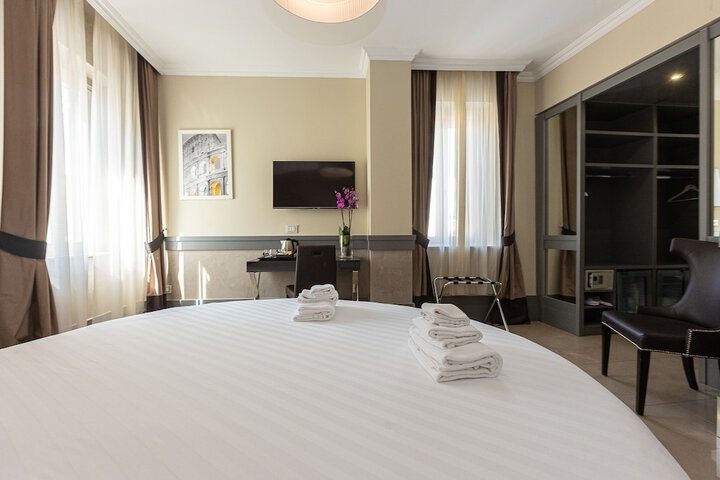 Room 55 of 222