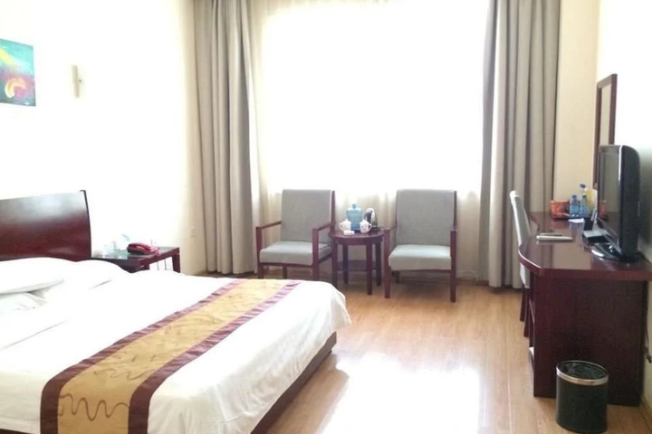 Room 5 of 11