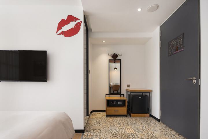 Room 56 of 151