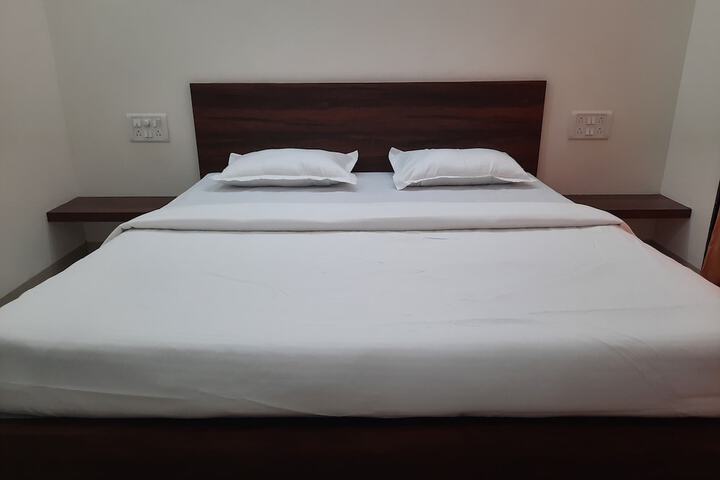 Room 7 of 26