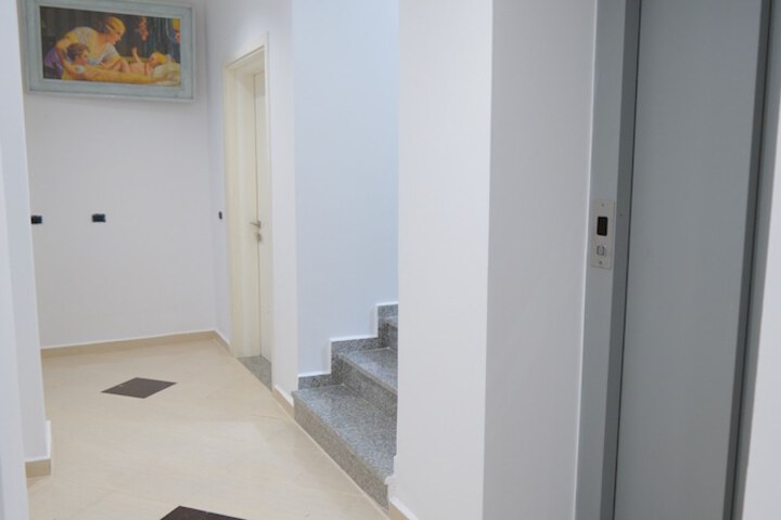 Hotel 2 of 33