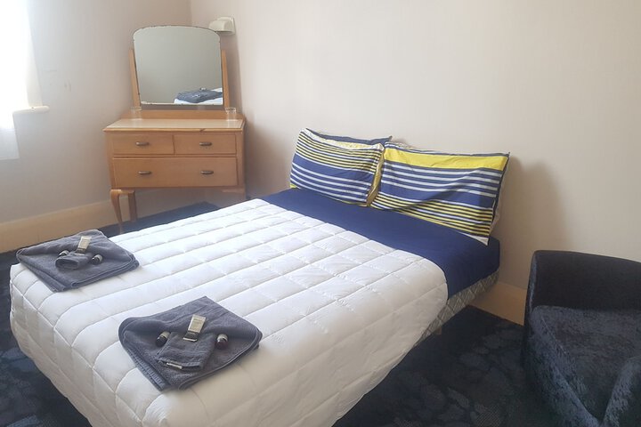 Room 16 of 27