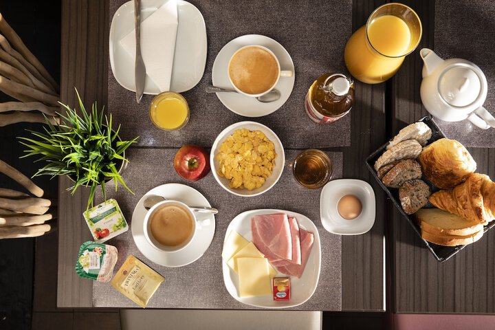Breakfast/Coffee Service 25 of 29