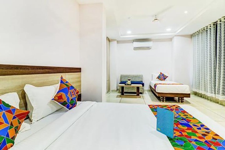 Room 16 of 33