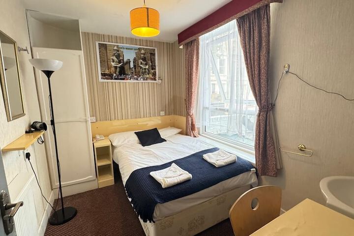 Room 36 of 118