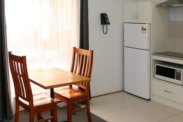Room 13 of 32