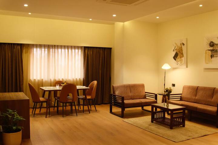 Room 5 of 11
