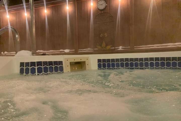 Pool 15 of 28