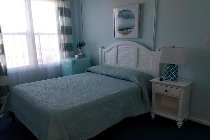 Room 20 of 28