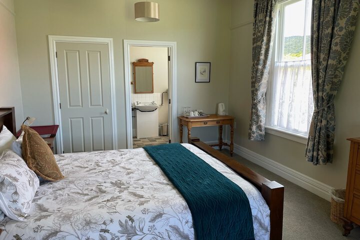 Room 3 of 39