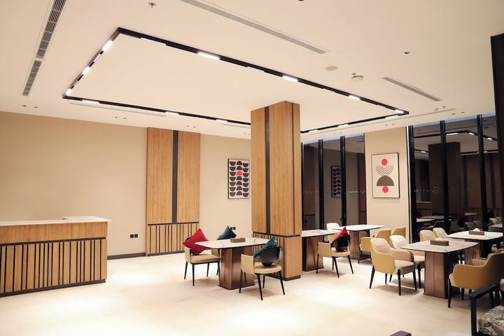Dining 17 of 17