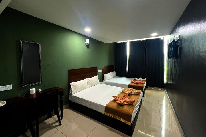 Room 13 of 30