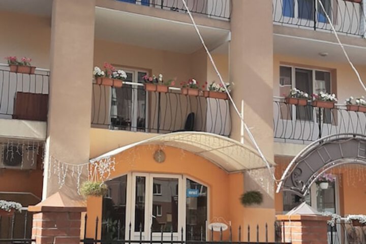 Hotel 2 of 43